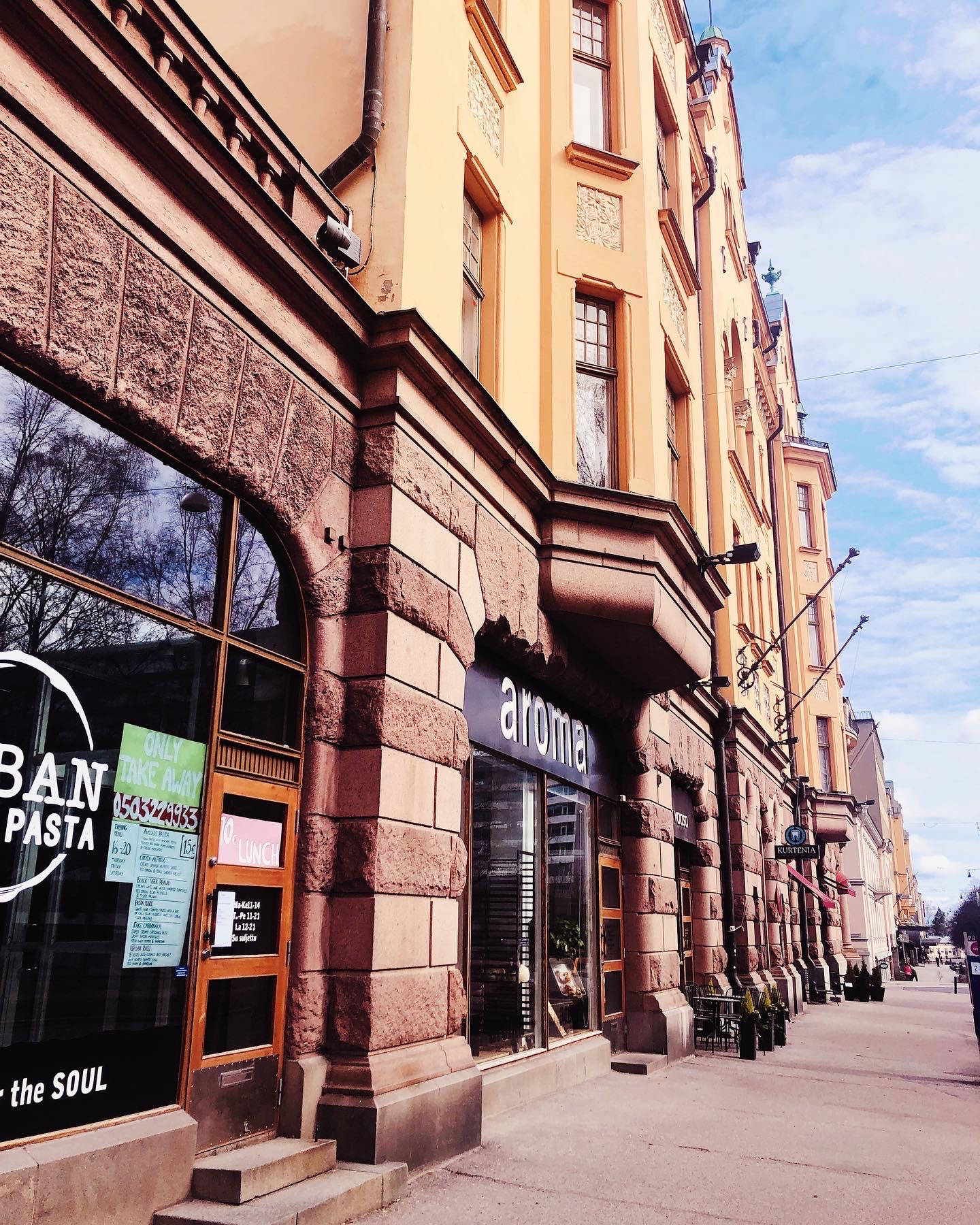 Kuvassa on Vaasan kävelykatu Hovioikeudenpuistikko.