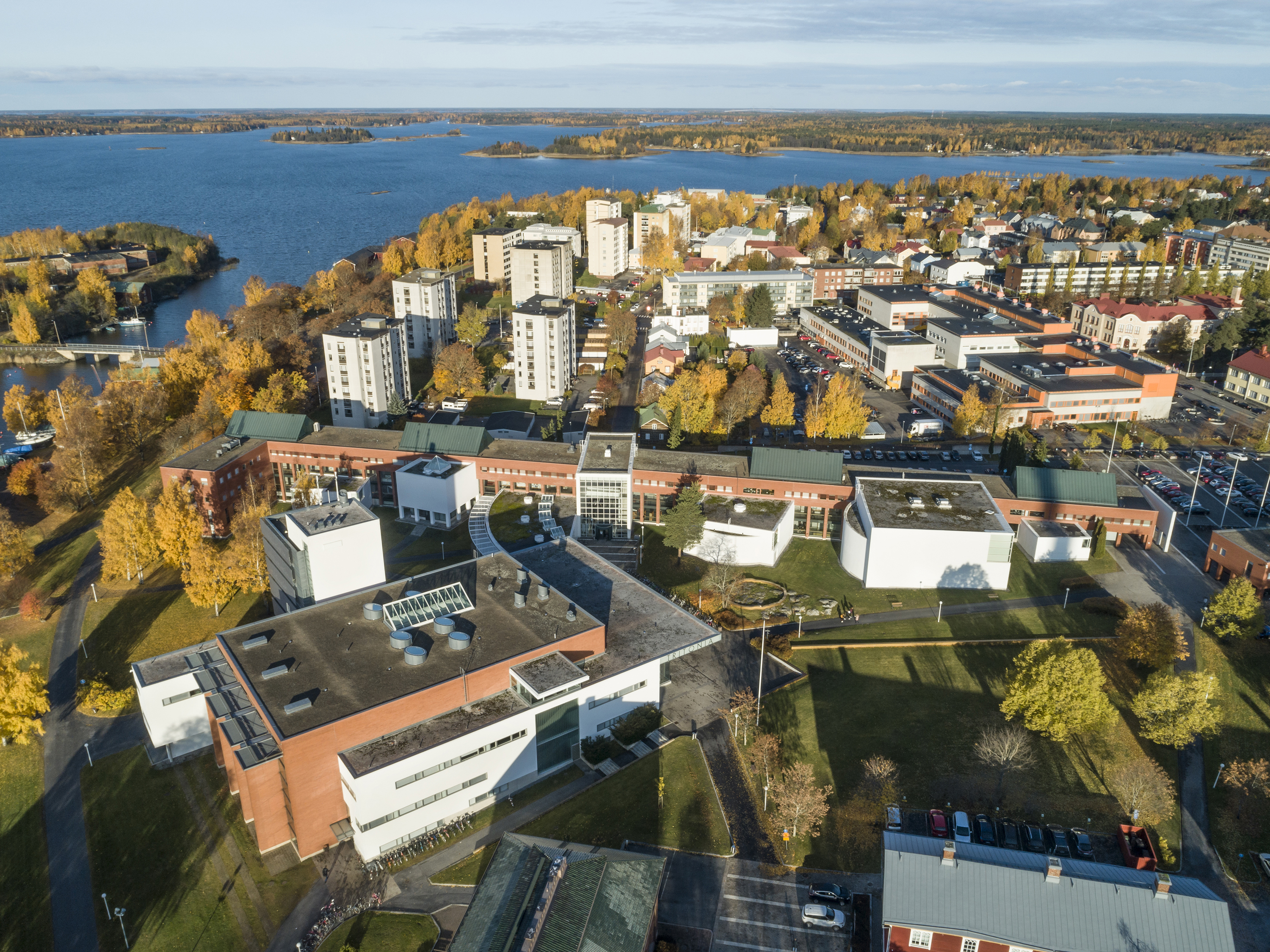 Ilmakuva Palosaaren kampusalueelta