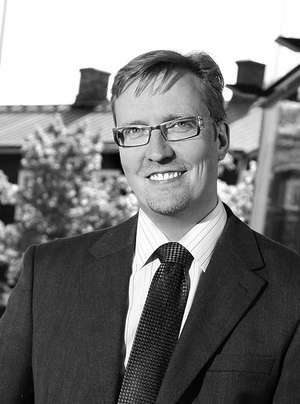 Vesa Suutari, Professor