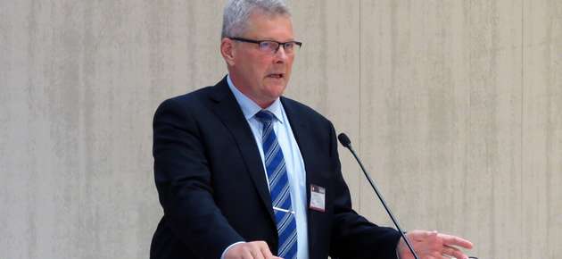 Finanssineuvos Jari Salokoski Valtiovarainministeriöstä kertoi EU:n ajankohtaisista veroasioista. Kuva: Annaleena Rajala.