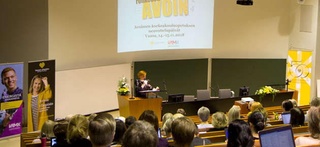 Avointen korkeakoulujen neuvottelupäivillä kuultiin ajatuksia tulevaisuuden jatkuvasta oppimisesta.