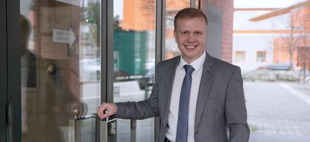 SEAMkin tutkimus- ja koulutuspäällikkönä työskentelevä HTM Jaakko Hallila väittelee Vaasan yliopistossa 11. joulukuuta.
