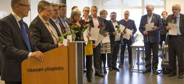Pohjanmaan kauppakamarin Vaasan kauppakamariosaston hallinnoimista rahastoista jaettiin apurahoja erilaisille hankkeille.