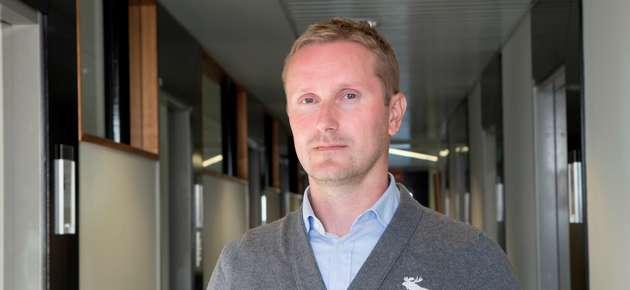 Laskentatoimen ja rahoituksen professori Sami Vähämaa on omassa tutkimustoiminnassaan keskittynyt pankkien ja muiden rahoituslaitosten hallinnointi- ja ohjausjärjestelmiin.