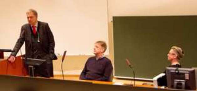 Henkilökunta ja opiskelijat keskustelivat Scientific Boardin jäsenten kanssa. Paikalla Wolff-auditoriossa olivat professorit Tomas Kåberger, Christoph Böhringer ja Marja Makarow.