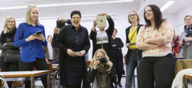 #Snöörit-realityn opiskelijat saivat poseerata yleisölle.