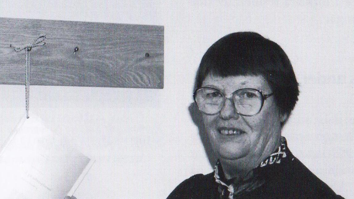 Solveig Strömman in front of the regular nailing plank in 1995