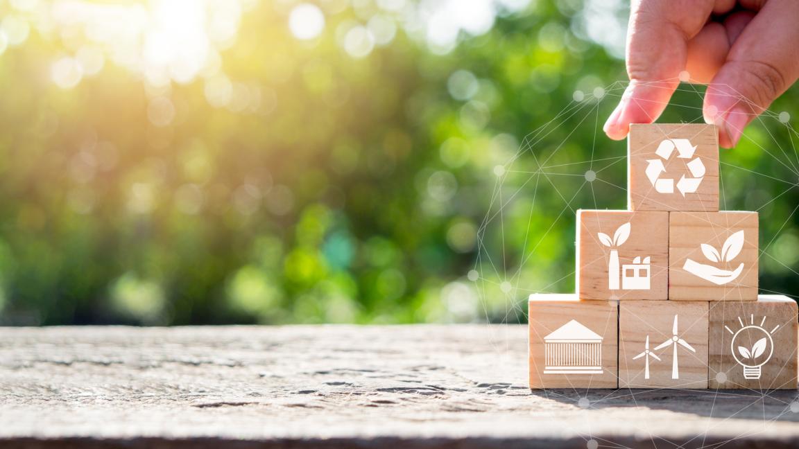 kiertotalous palikat kuva shutterstock_2090924290