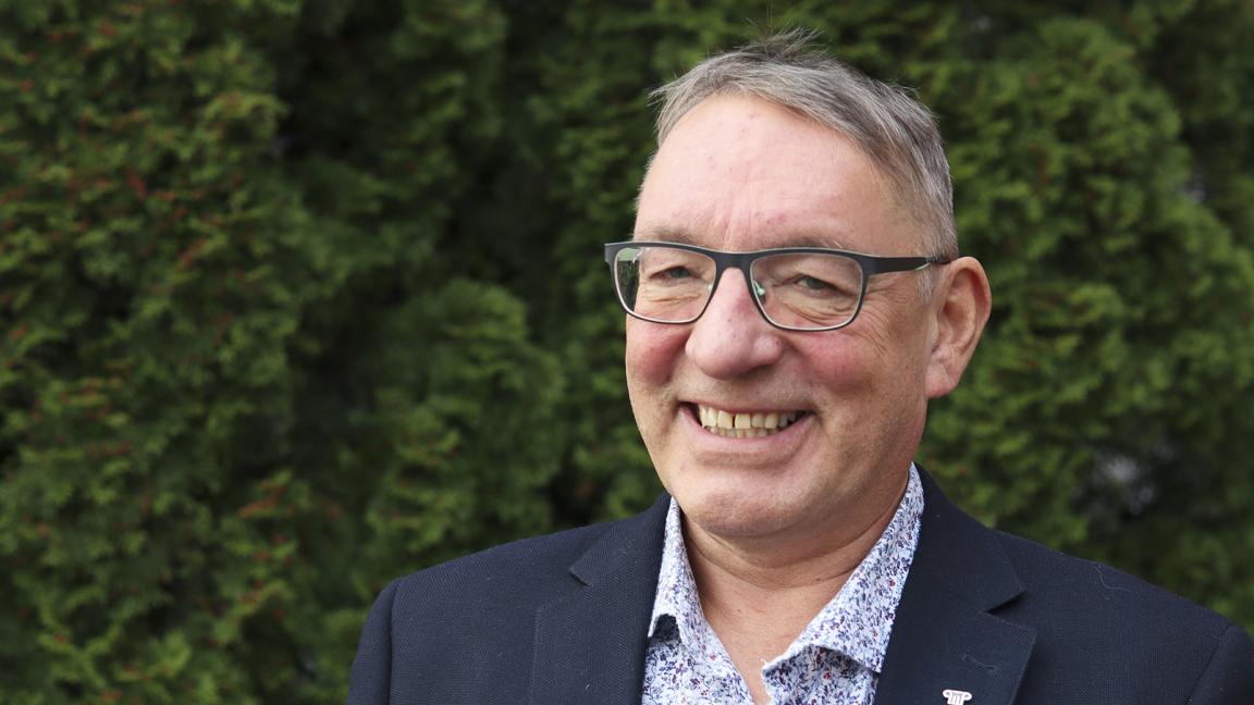 Markkinoinnin ja viestinnän yksikön dekaani Arto Rajala