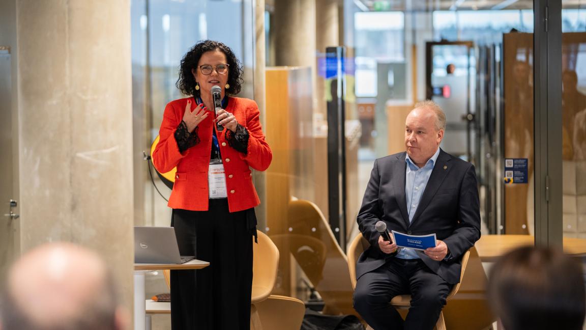 Minna Martikainen ja Lassi Noponen