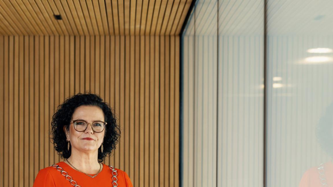 Kuvaaja: Christoffer Björklund. Kuvassa rehtori Minna Martikainen.