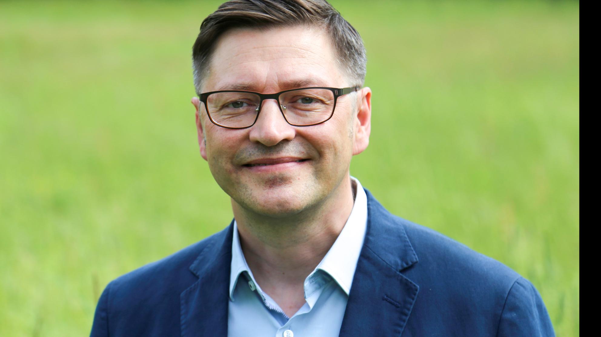 Apulaisprofessori Jouni K. Juntunen Vaasan yliopisto