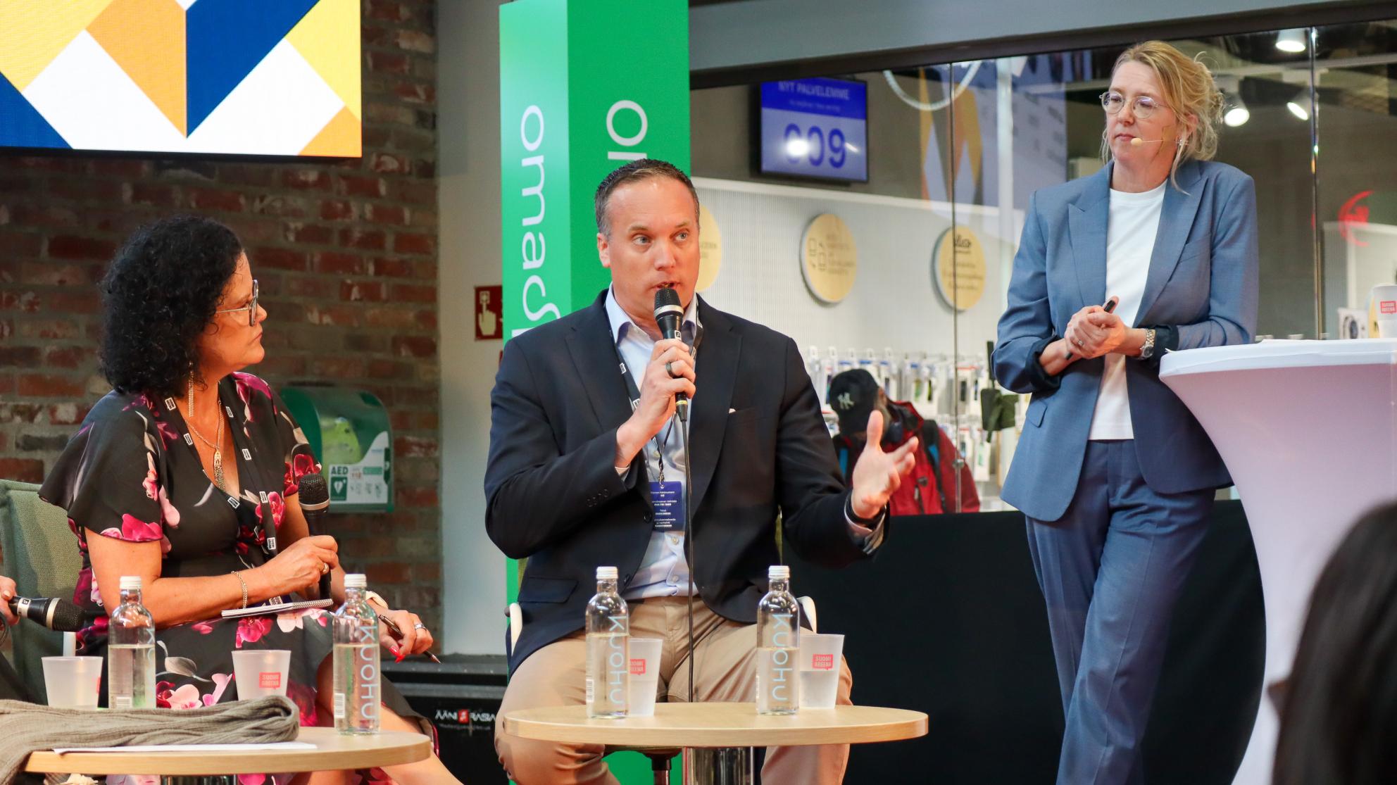 Minna Martikainen, Hannu Mäntymaa ja Emilia Kullas