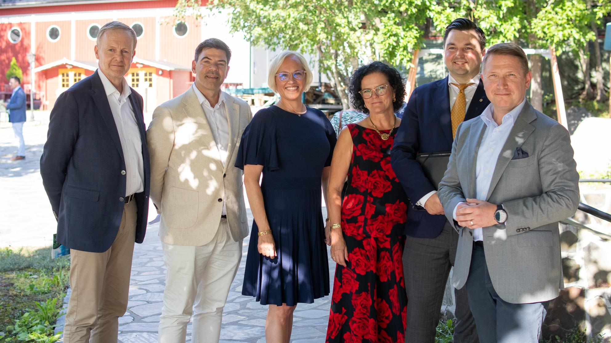 Investointipaneelin osallistujat Markku Kivistö, Casper Herler, Jonna Ryhänen, Minna Martikainen, Joakim Strand, Olli Sipilä Wasa Future Festivalilla