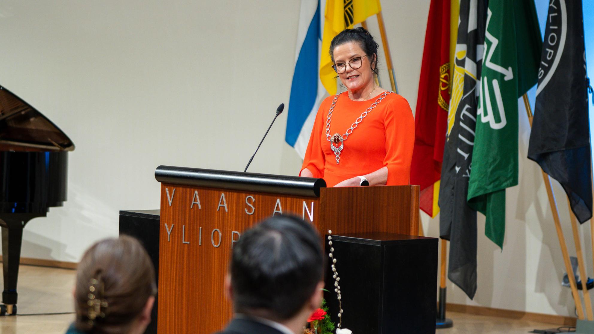 Rehtori Minna Martikainen