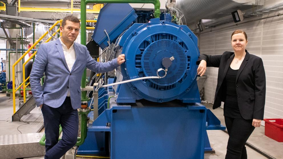 Maciej Mikulski and Merja Kangasjärvi, VEBIC laboratory, University of Vaasa