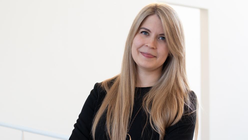 FM Eveliina Salmela väittelee Vaasan yliopistossa 10. joulukuuta 2021. Kuva: Riikka Kalmi Eveliina Salmela