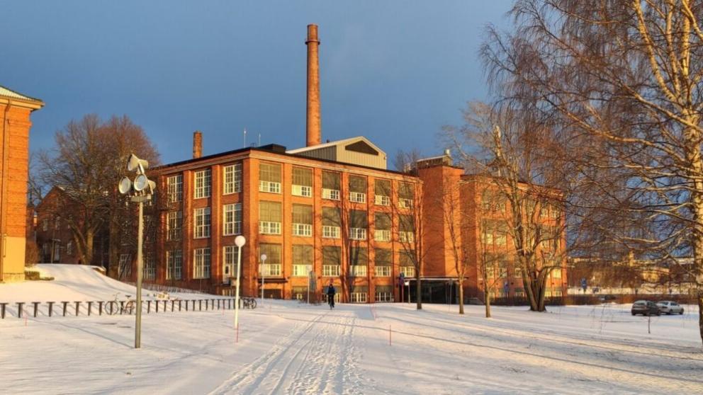 Vaasan yliopiston kampus talvella