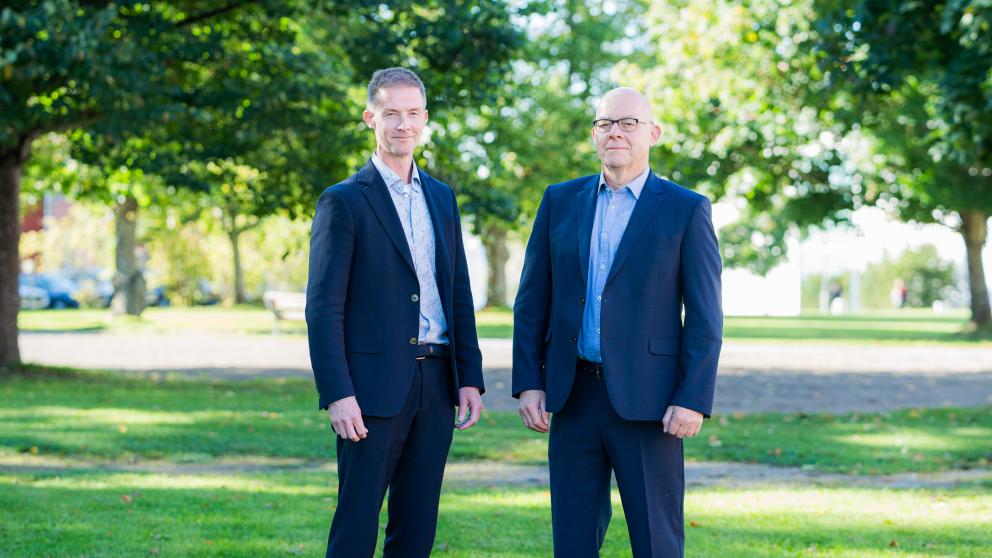 Professorit Marko Kohtamäki ja Tim Baines