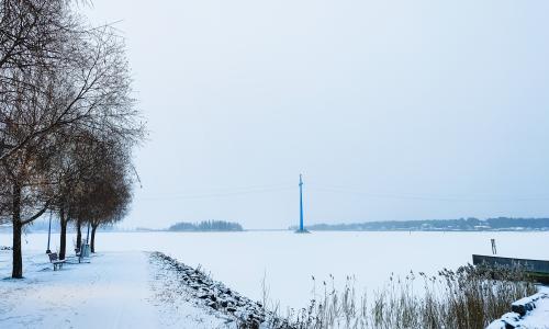 Luminen maisema yliopistonrannassa, meren Vaskiluodon suuntaan.