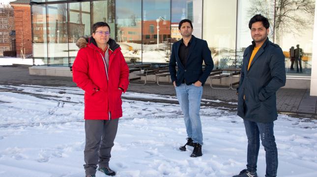 Vaasan yliopistolla tutkijat Dan, Shakeel ja Shahzad.