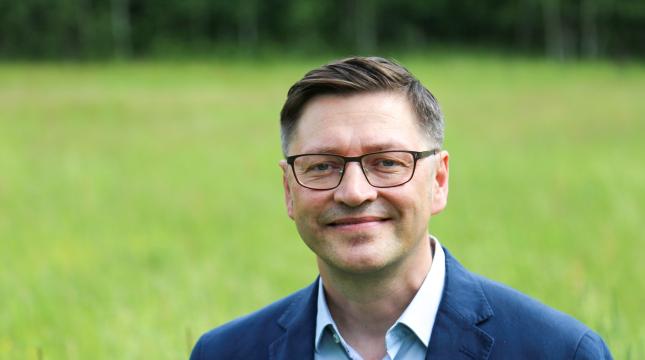 Apulaisprofessori Jouni K. Juntunen Vaasan yliopisto