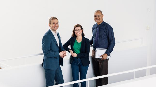 Tutkijat yhdessä kampuksella