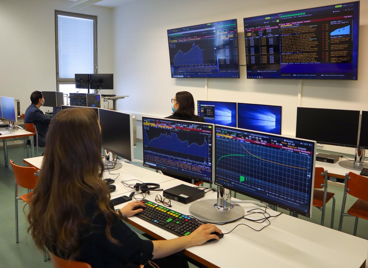 Bloomberg lab Vaasan yliopistossa