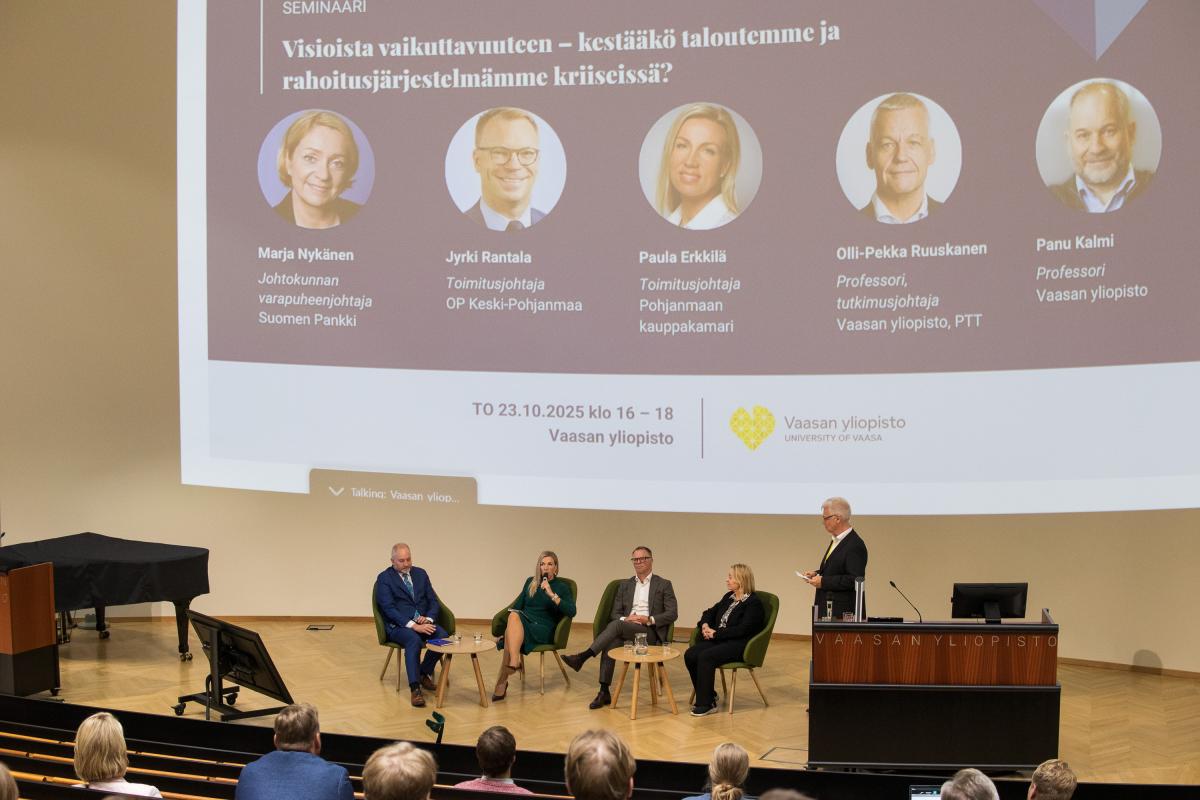 Paneelikeskustelijat