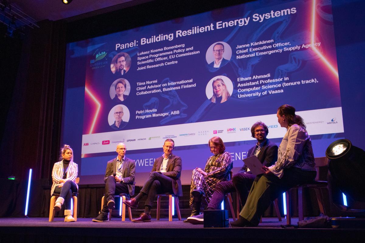 Paneelikeskustelu EnergyWeekillä