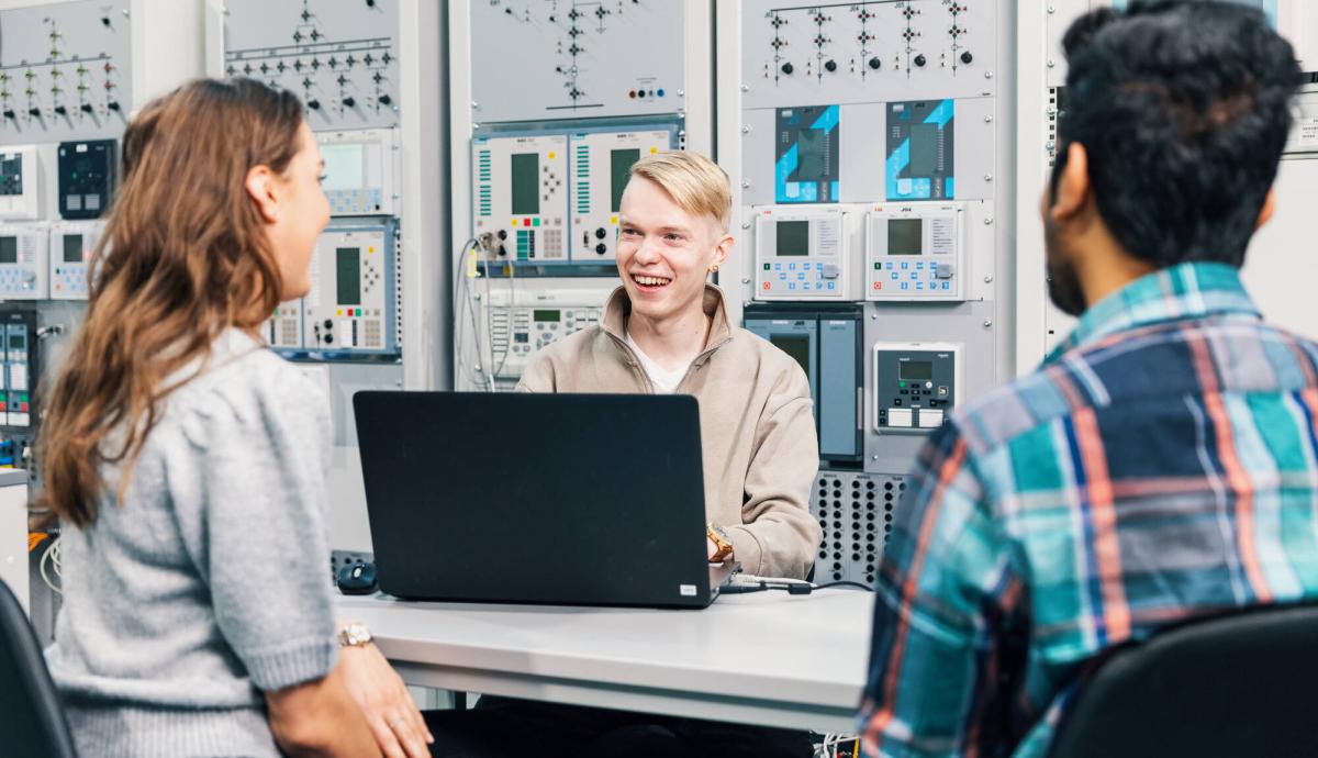 Opiskelijoita Technobothnialla