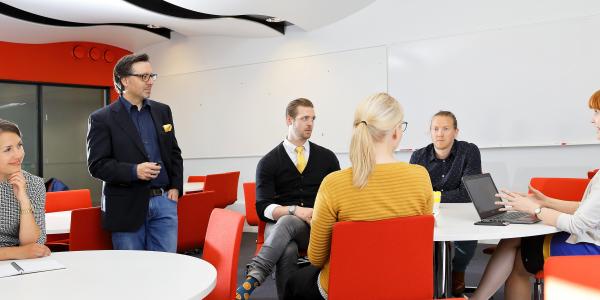 Vaasan yliopiston avoimen opiskelijoita
