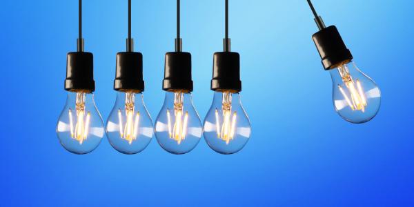 Innovaatiot -kuusi lamppua kuva Rodolfo Clix Pexels