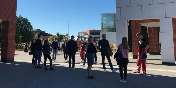 opiskelijoita Vaasan yliopistolla