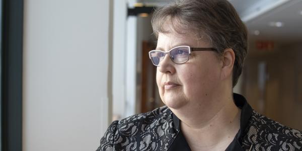 KTM Petra Lyly väittelee Vaasan yliopistossa 15. joulukuuta 2021. Kuva: Riikka Kalmi KTM Petra Lyly väittelee Vaasan yliopistossa 15. joulukuuta 2021. Kuva: Riikka Kalmi