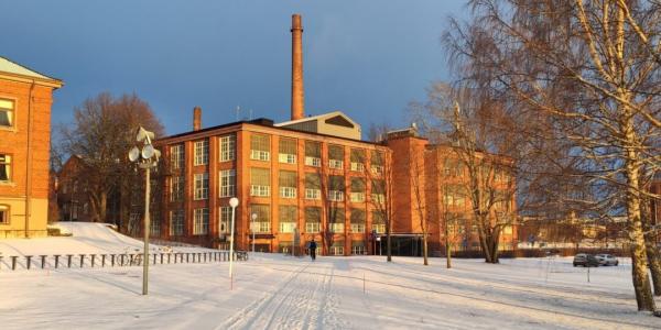 Vaasan yliopiston kampus talvella