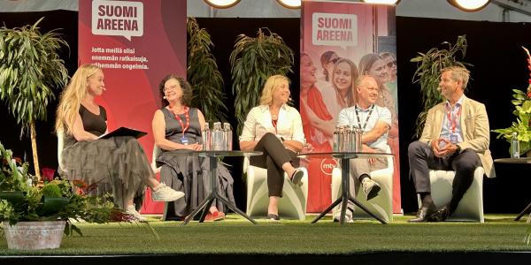 SuomiAreena panelistit