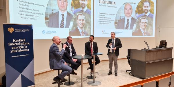 Sijoitusillan esiintyjät 2025: Tuukka Kemppainen, Sakari Jääskeläinen, Niranjan Sapkota sekä juontaja Ilpo Ojala.