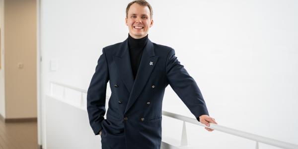 Ville-Pekka Niskanen Vaasan yliopiston kampuksella.