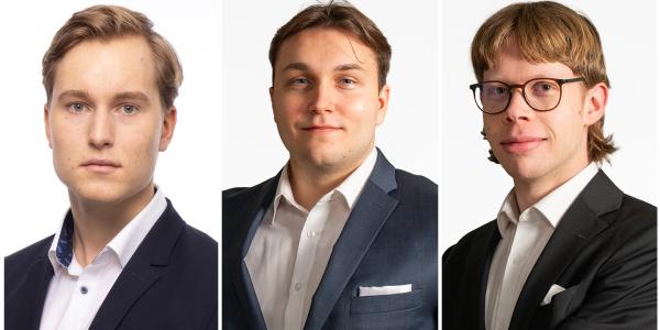 Kolme kasvokuvaa vierekkäin. Kuvissa on kolme miesopiskelijaa, kaikilla päällään puku.