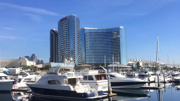 Konferenssin päätapahtumapaikkana oli San Diegon Marriott Marquis Marina – hotelli. 