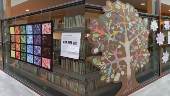 Tiedeteos -taidenäyttely. Taidenäyttely Vaasan kirjastolla. Esillä tiedettä ja taidetta yhdisteleviä teoksia.