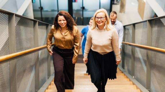 Henkilöstö yhdessä kampuksella