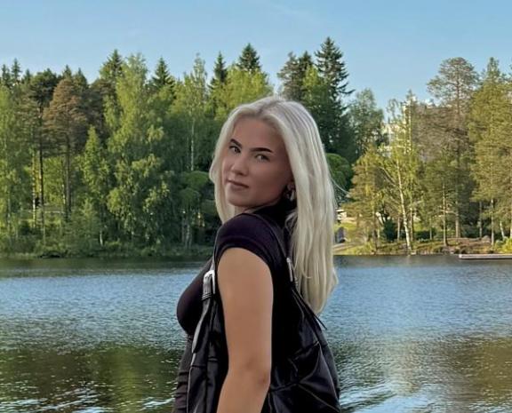 Oona Kauppisen henkilökuva
