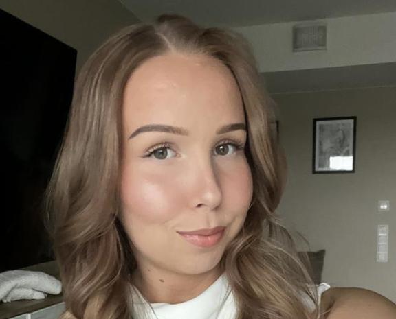 Alexandra Toivosen henkilökuva